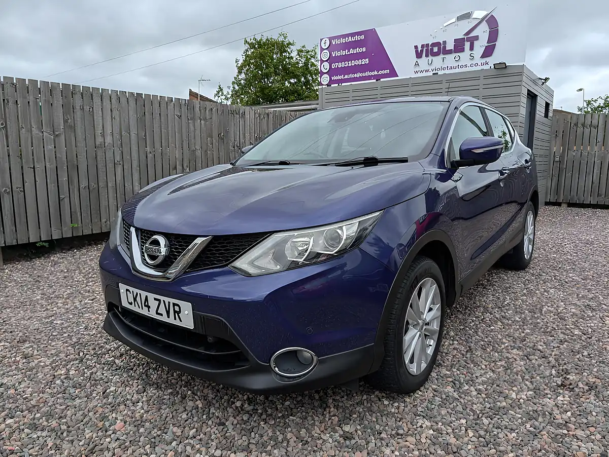 Used 2014 Nissan Qashqai Acenta Blue - Front View