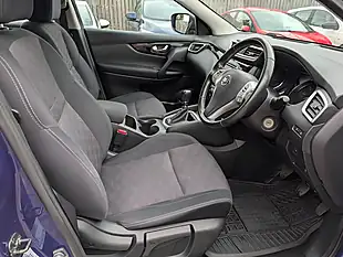 Used 2014 Nissan Qashqai Acenta Blue - Interior and Exterior details 14