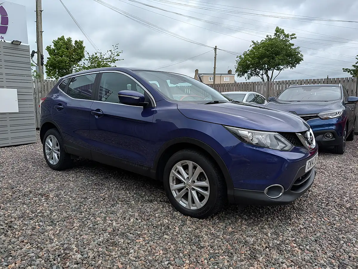 Used 2014 Nissan Qashqai Acenta Blue - Interior and Exterior details 2