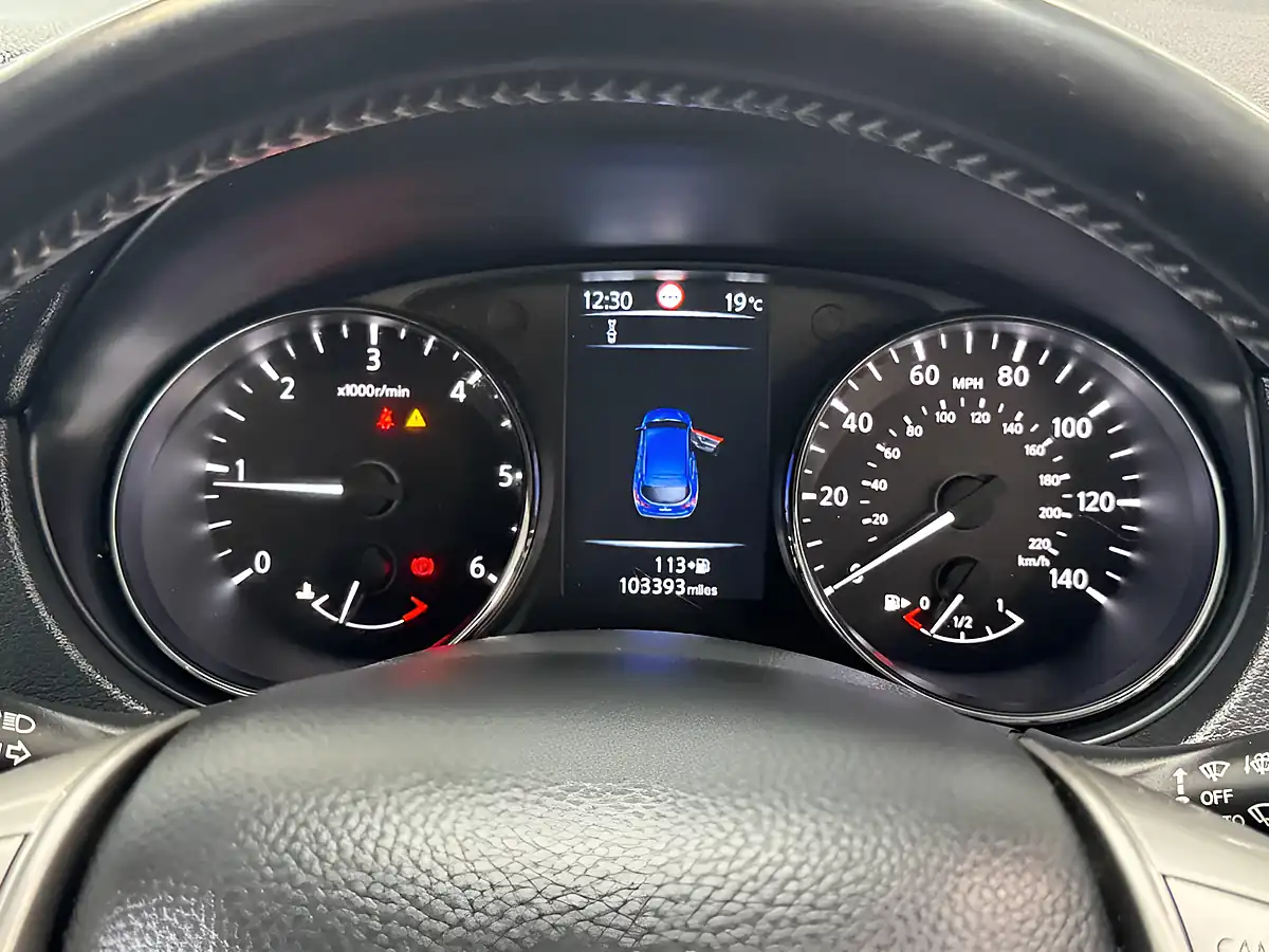 Used 2014 Nissan Qashqai Acenta Blue - Interior and Exterior details 14