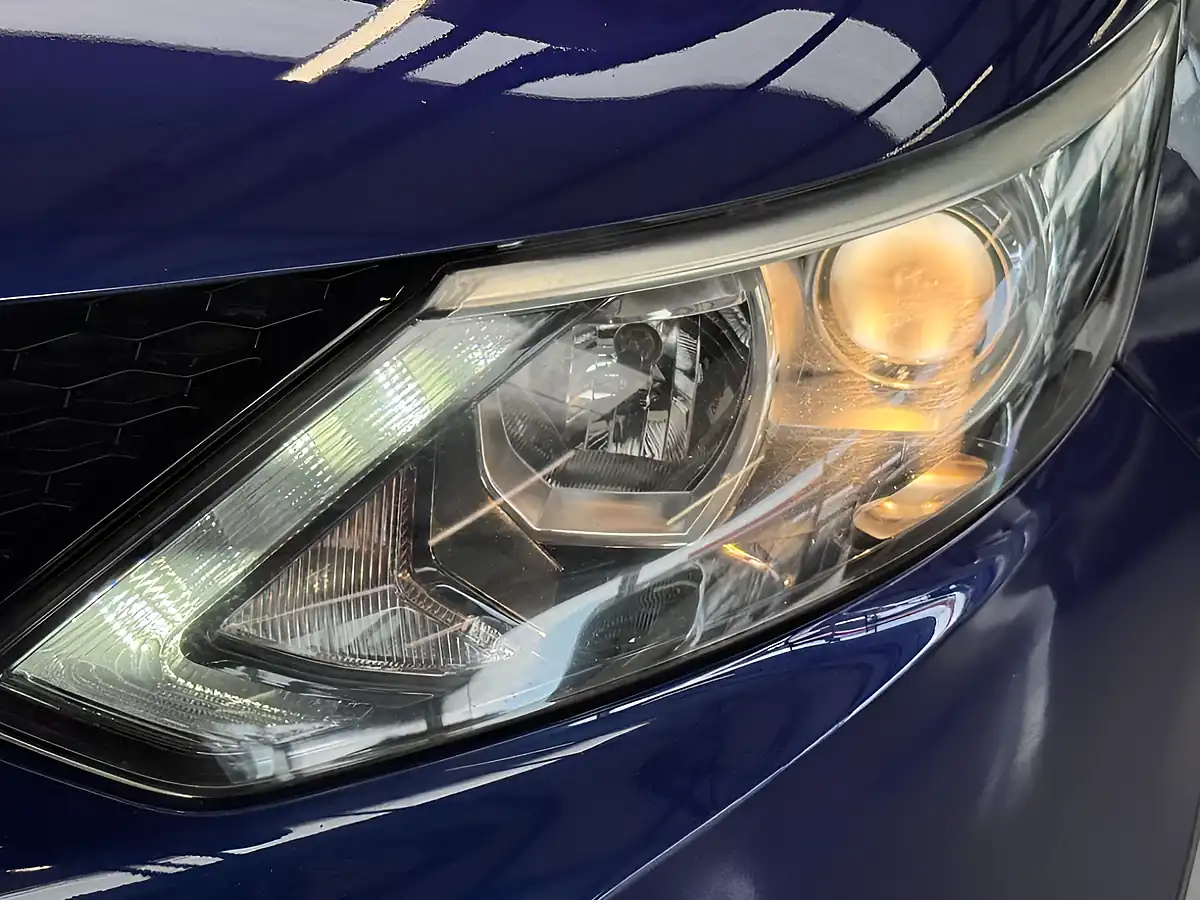 Used 2014 Nissan Qashqai Acenta Blue - Interior and Exterior details 18