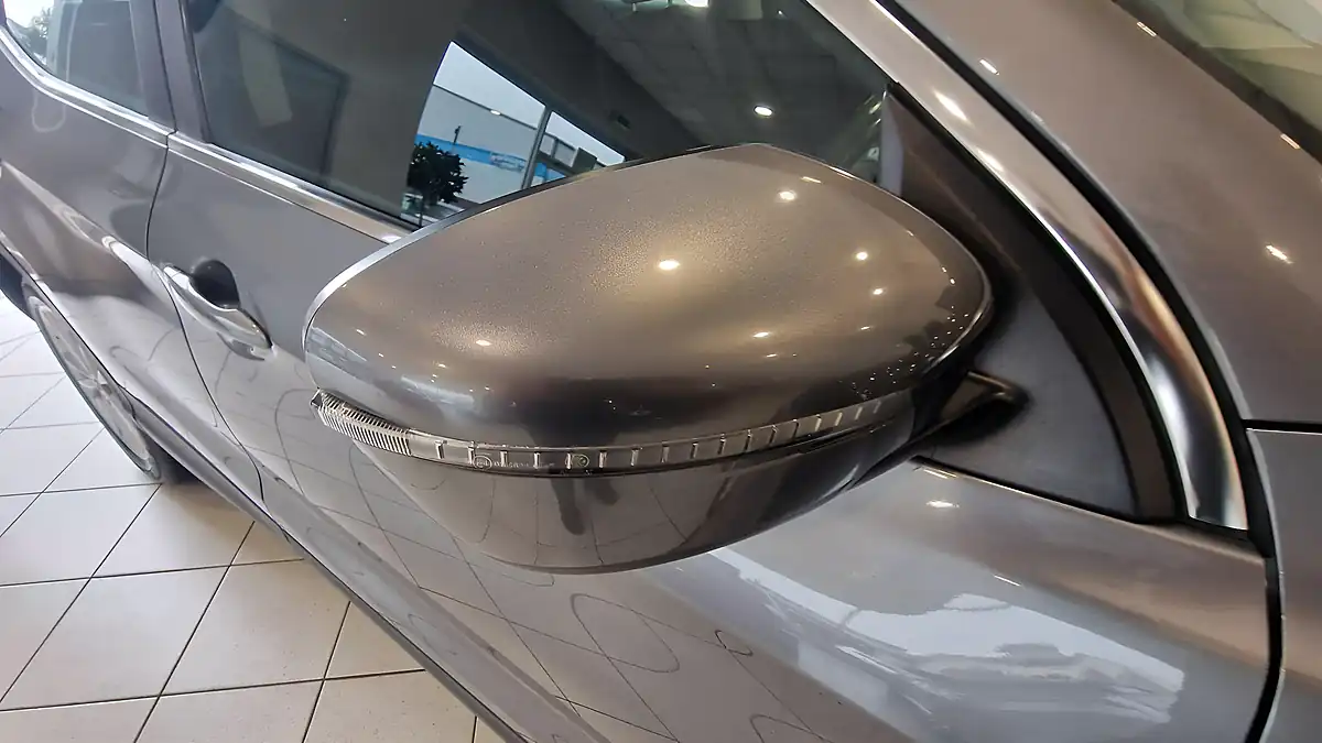 Used 2014 Nissan Qashqai Acenta Grey - Interior and Exterior details 14