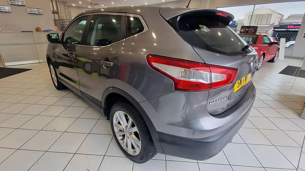 Used 2014 Nissan Qashqai Acenta Grey - Interior and Exterior details 6