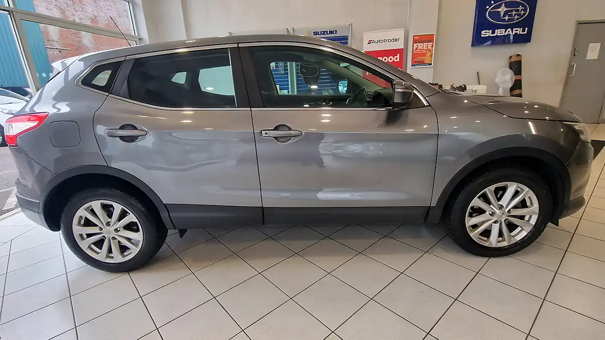 Used 2014 Nissan Qashqai Acenta Grey - Interior and Exterior details 8