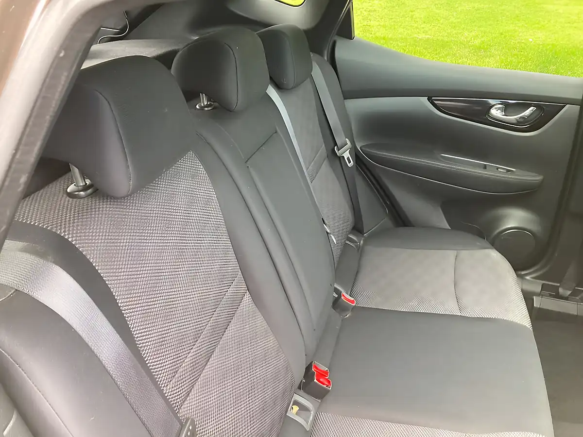 Used 2014 Nissan Qashqai Acenta Premium Beige - Interior and Exterior details 13