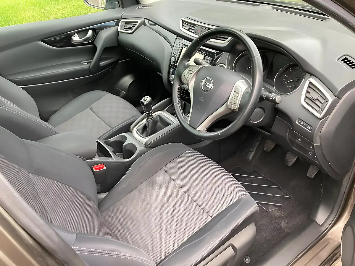 Used 2014 Nissan Qashqai Acenta Premium Beige - Interior and Exterior details 14