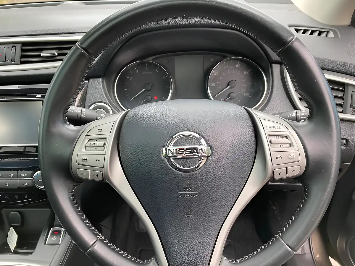 Used 2014 Nissan Qashqai Acenta Premium Beige - Interior and Exterior details 17