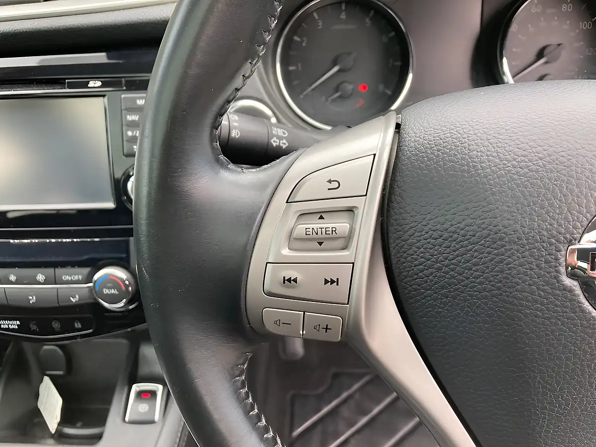 Used 2014 Nissan Qashqai Acenta Premium Beige - Interior and Exterior details 18