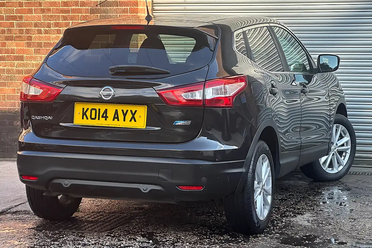Used 2014 Nissan Qashqai Acenta Premium Black - Interior and Exterior details 11
