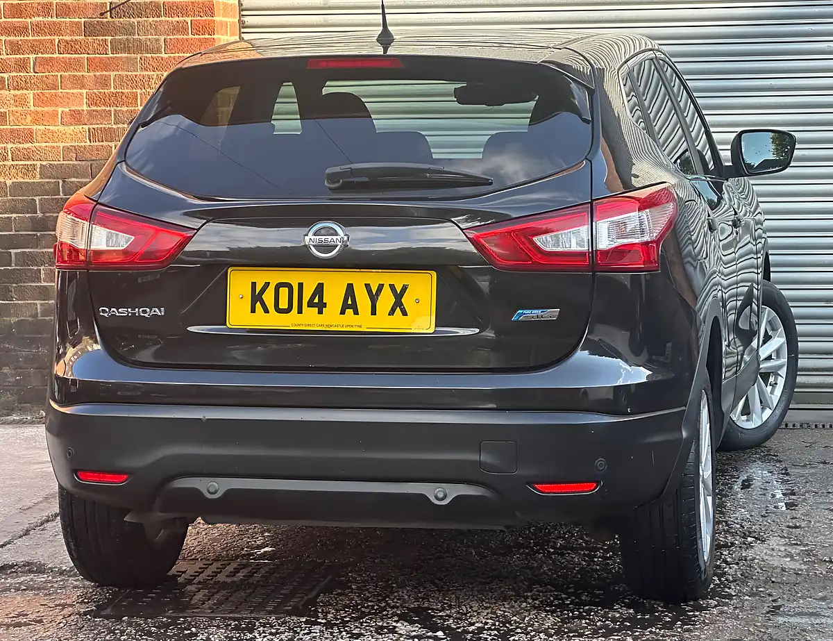 Used 2014 Nissan Qashqai Acenta Premium Black - Interior and Exterior details 17