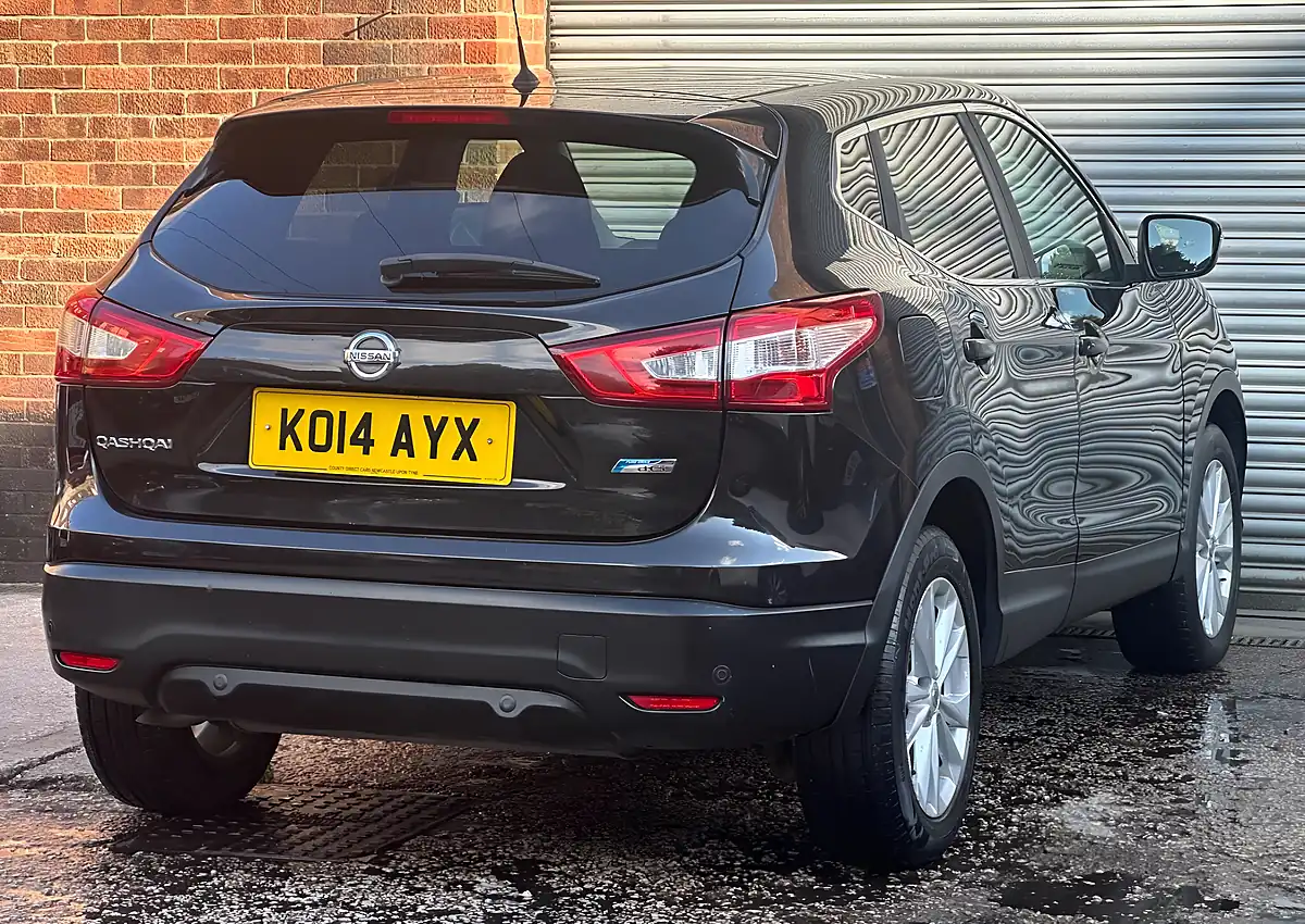 Used 2014 Nissan Qashqai Acenta Premium Black - Interior and Exterior details 18