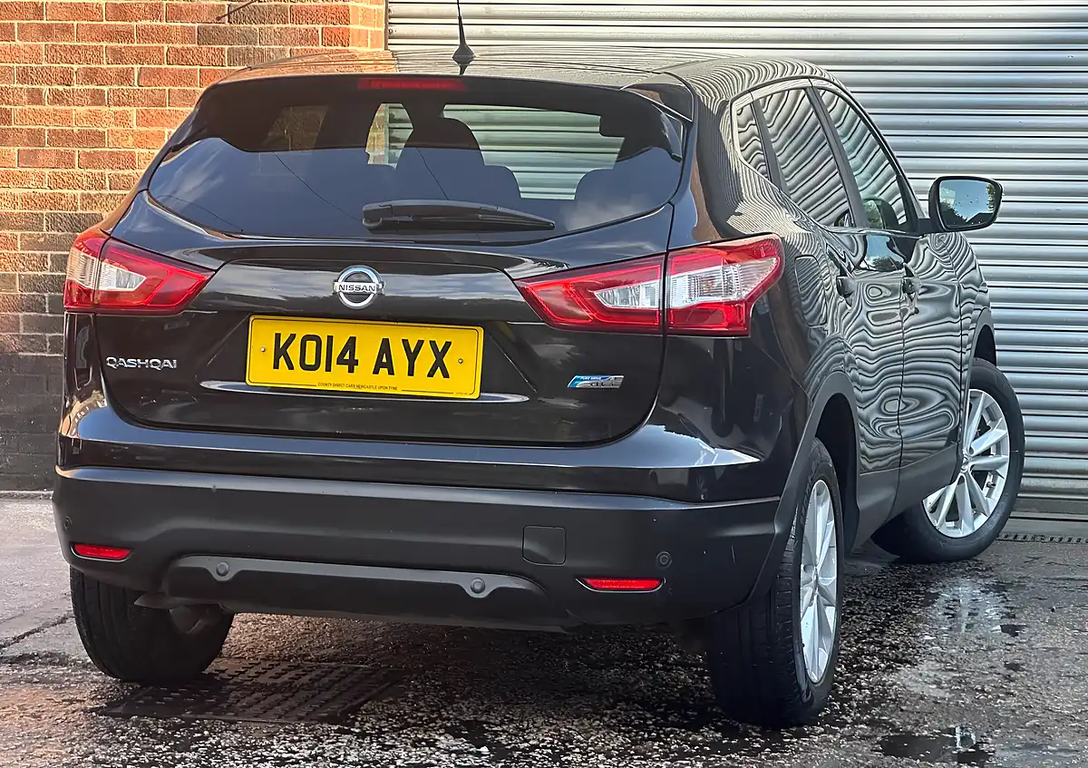 Used 2014 Nissan Qashqai Acenta Premium Black - Interior and Exterior details 6