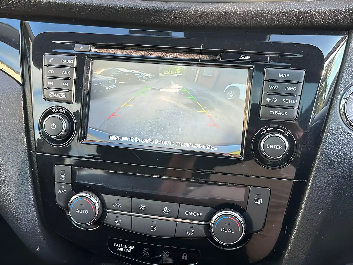 Used 2014 Nissan Qashqai Acenta Premium Black - Interior and Exterior details 8