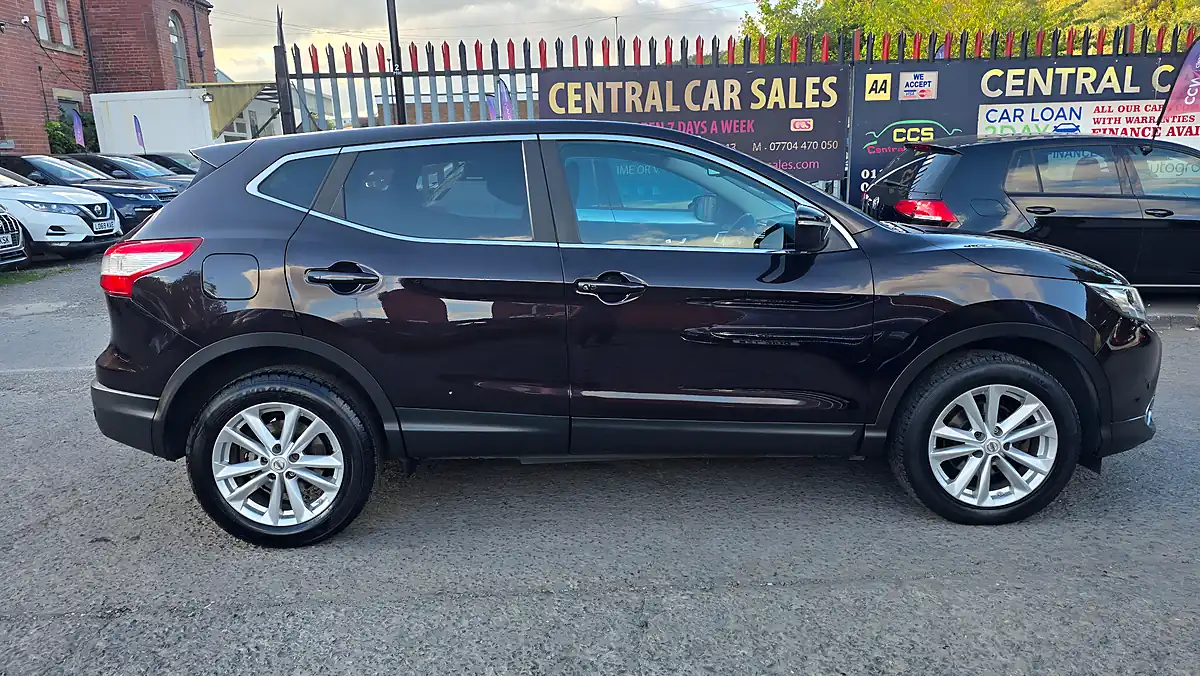 Used 2014 Nissan Qashqai Acenta Premium Black - Interior and Exterior details 5