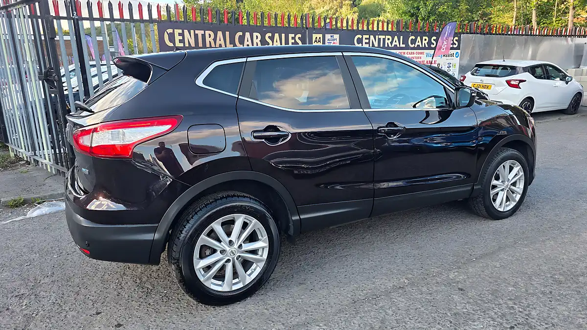 Used 2014 Nissan Qashqai Acenta Premium Black - Interior and Exterior details 6