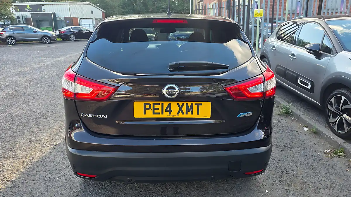 Used 2014 Nissan Qashqai Acenta Premium Black - Interior and Exterior details 9