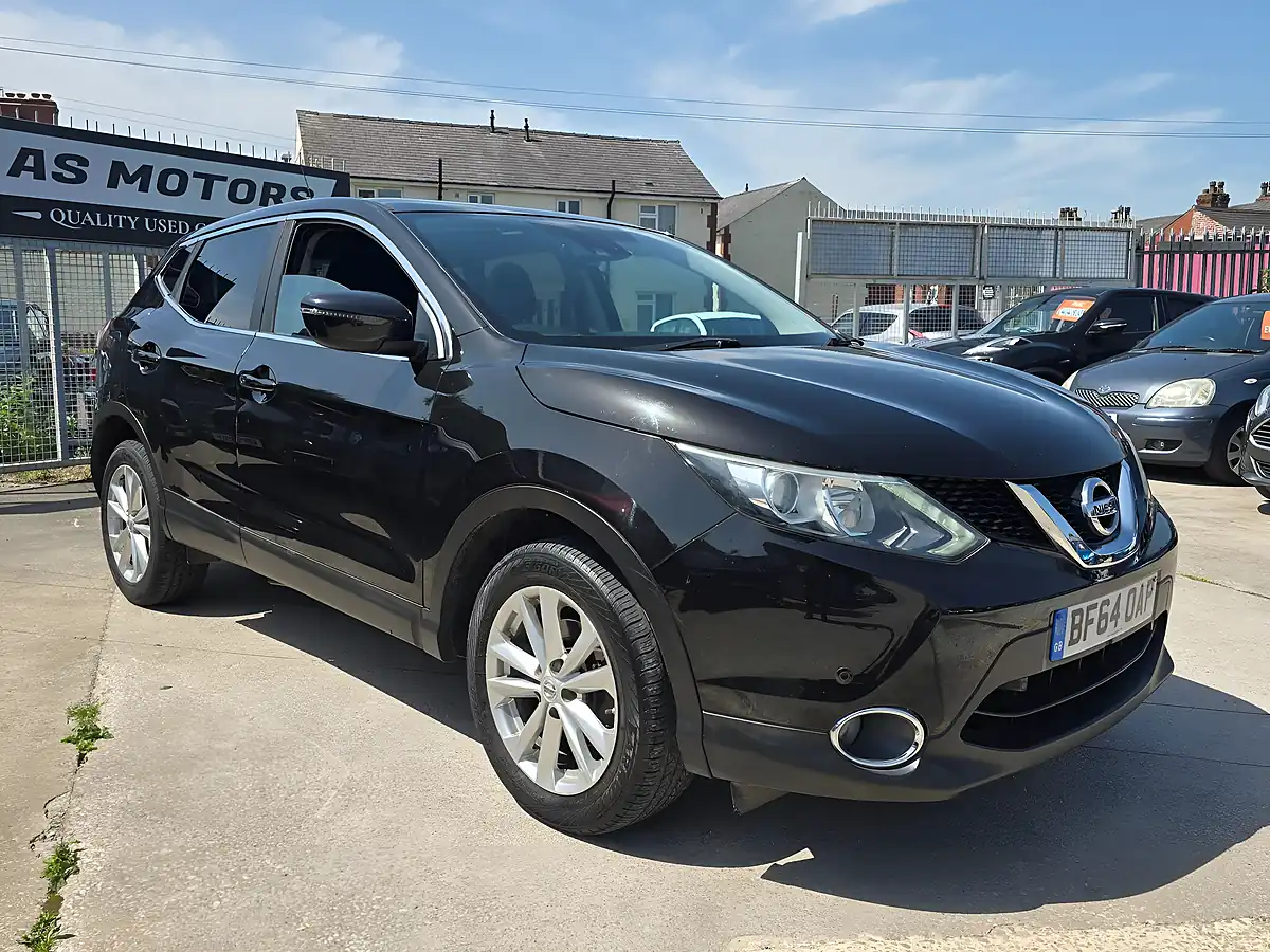 Used 2014 Nissan Qashqai Acenta Premium Black - Front View