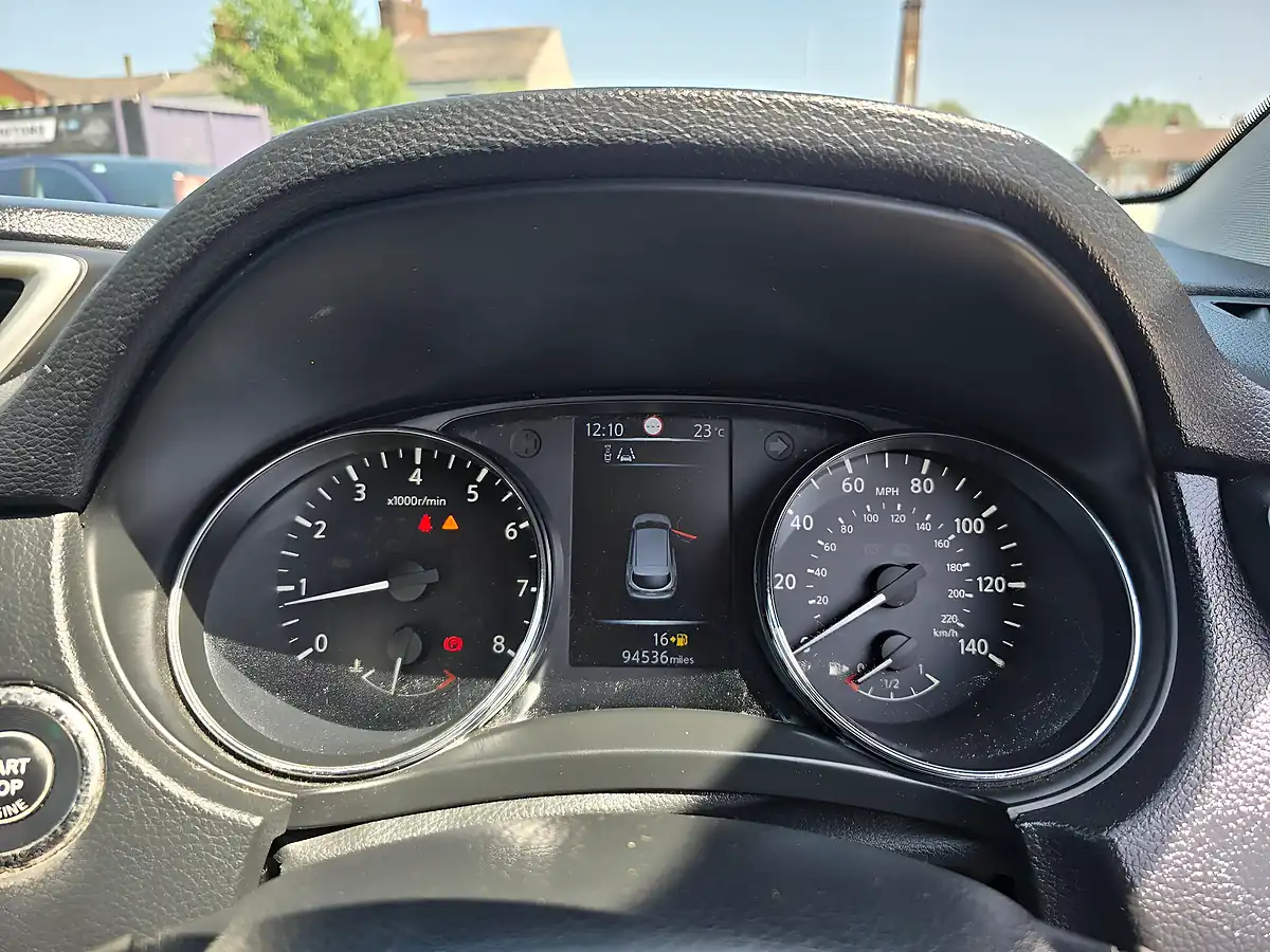 Used 2014 Nissan Qashqai Acenta Premium Black - Interior and Exterior details 10