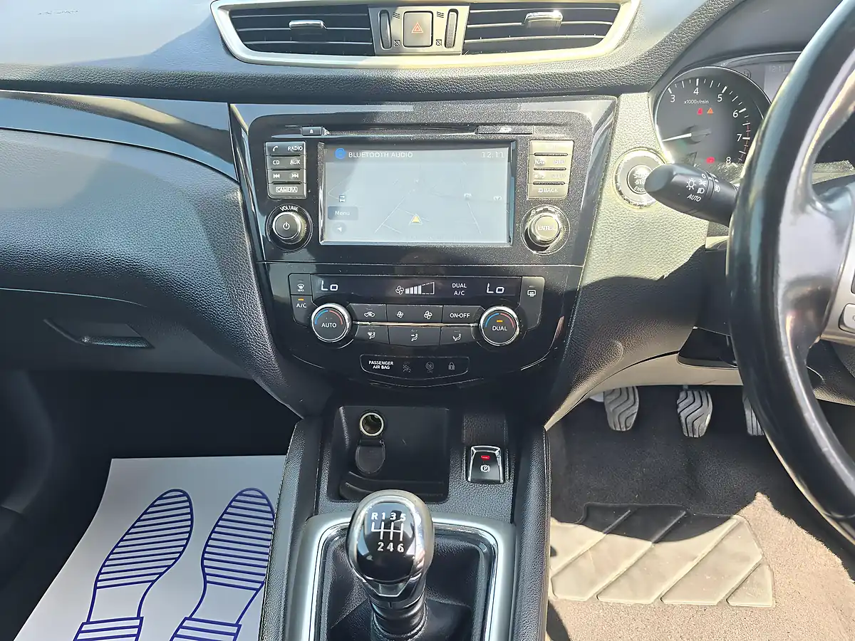 Used 2014 Nissan Qashqai Acenta Premium Black - Interior and Exterior details 11