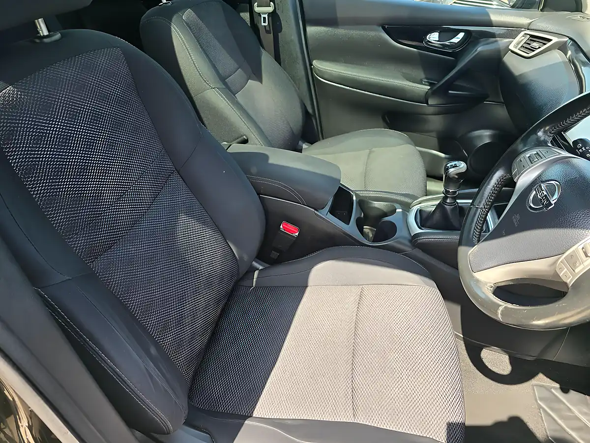 Used 2014 Nissan Qashqai Acenta Premium Black - Interior and Exterior details 12