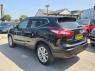 Used 2014 Nissan Qashqai Acenta Premium Black - Interior and Exterior details 5