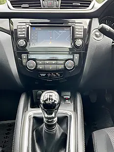 Used 2014 Nissan Qashqai Acenta Premium Black - Interior and Exterior details 15