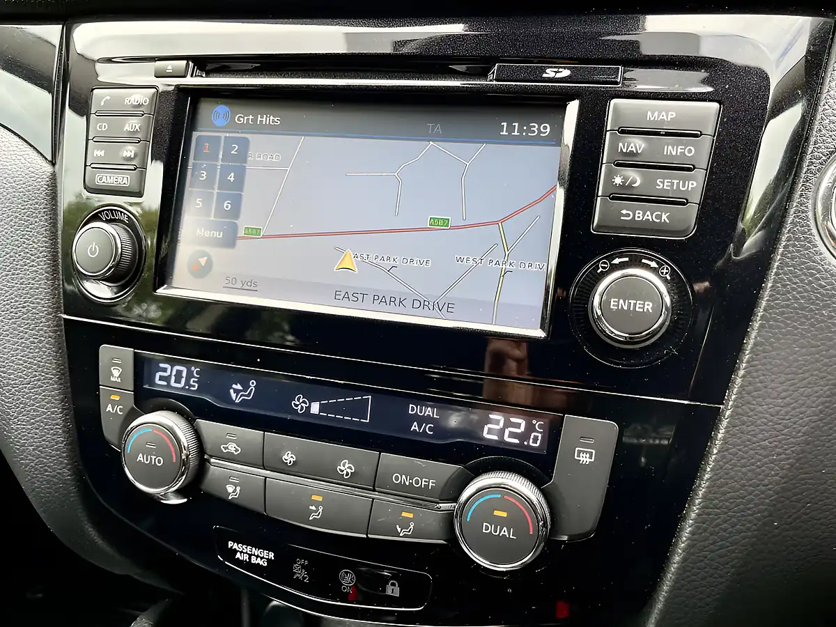 Used 2014 Nissan Qashqai Acenta Premium Black - Interior and Exterior details 18