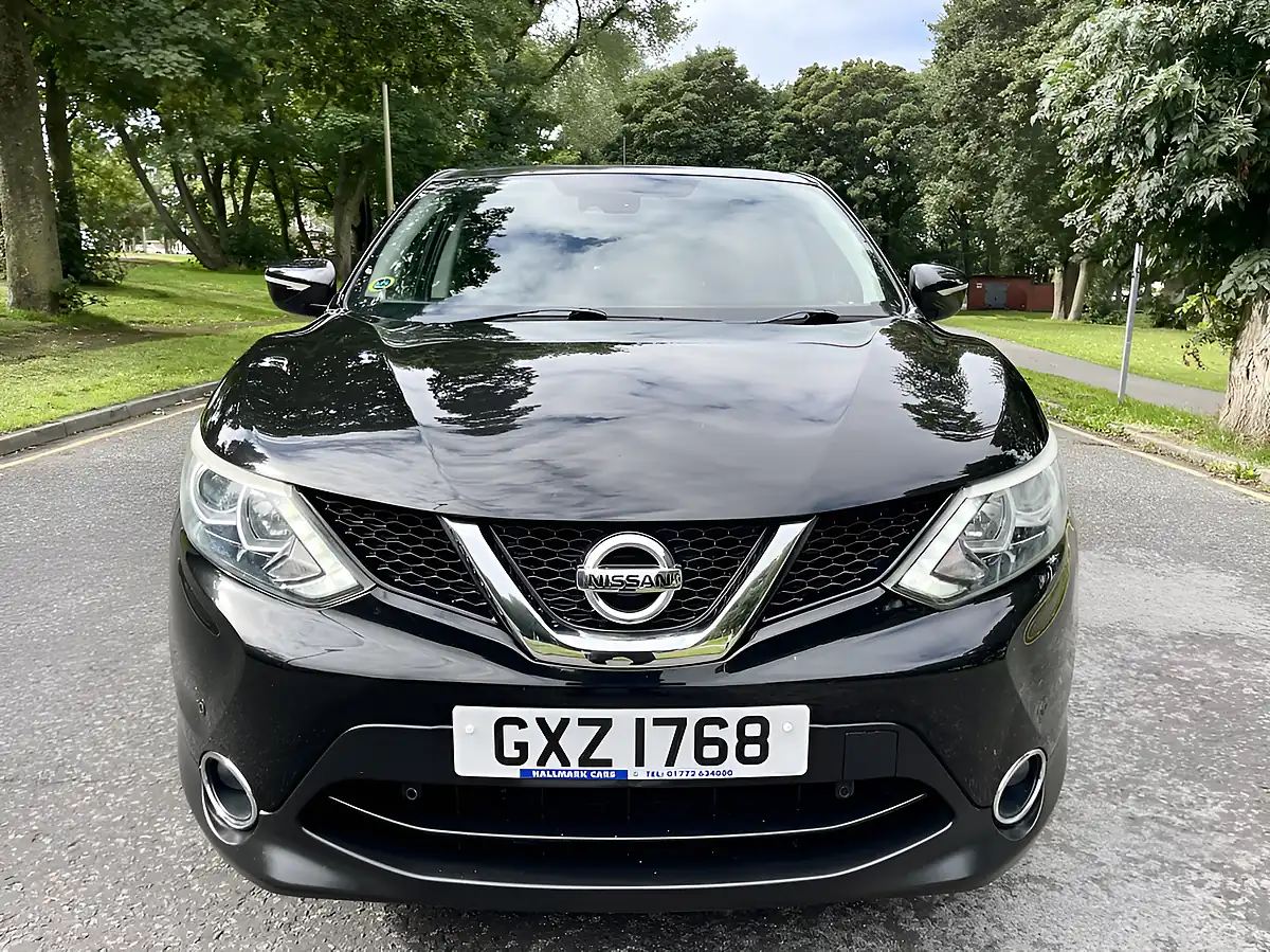 Used 2014 Nissan Qashqai Acenta Premium Black - Interior and Exterior details 2