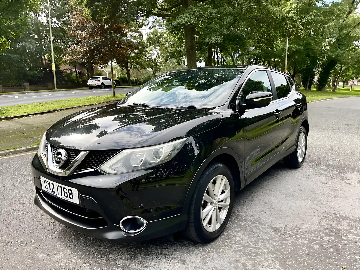 Used 2014 Nissan Qashqai Acenta Premium Black - Interior and Exterior details 3