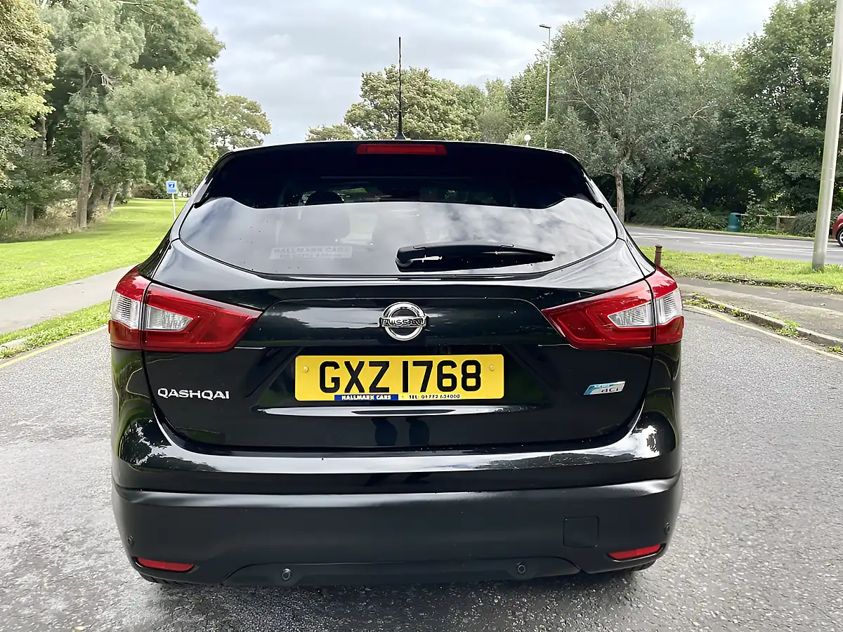 Used 2014 Nissan Qashqai Acenta Premium Black - Interior and Exterior details 5