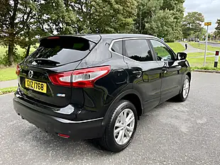 Used 2014 Nissan Qashqai Acenta Premium Black - Interior and Exterior details 6