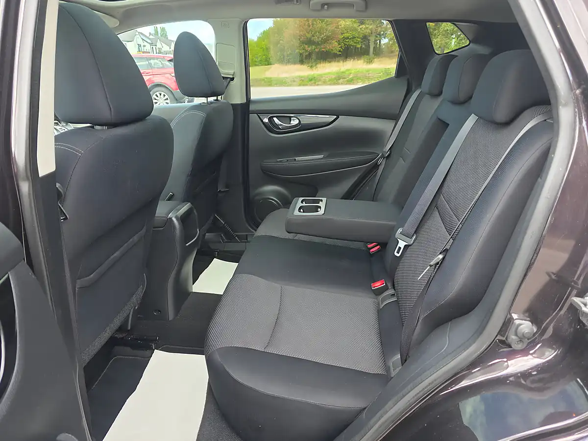 Used 2014 Nissan Qashqai Acenta Premium Black - Interior and Exterior details 10