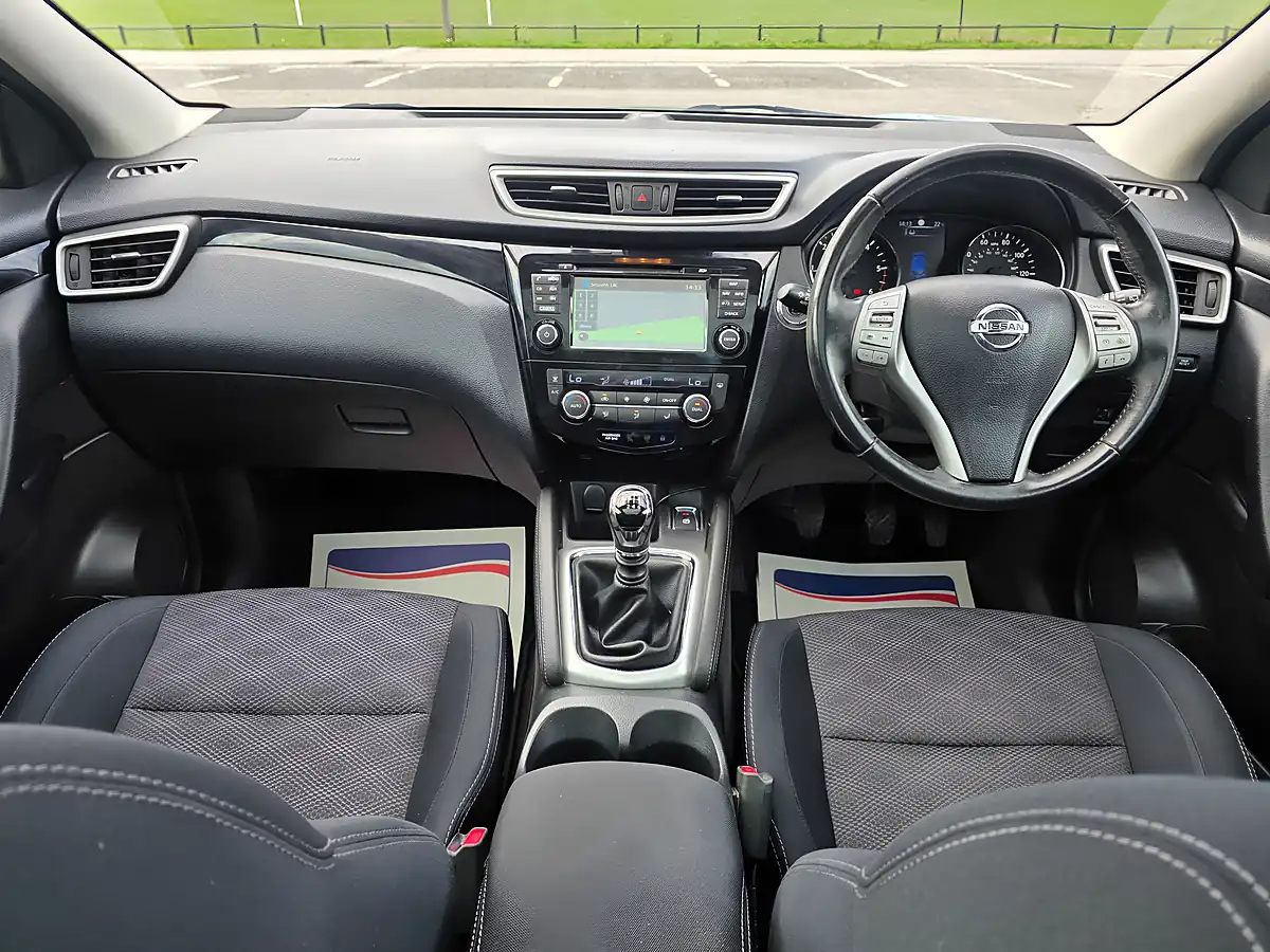 Used 2014 Nissan Qashqai Acenta Premium Black - Interior and Exterior details 11