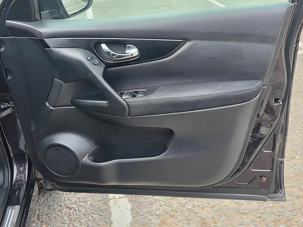 Used 2014 Nissan Qashqai Acenta Premium Black - Interior and Exterior details 12