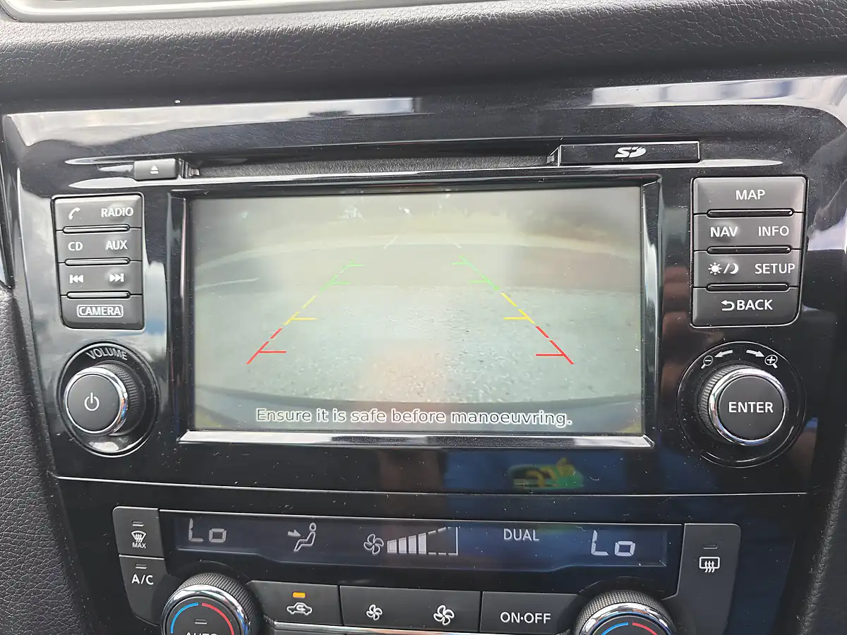 Used 2014 Nissan Qashqai Acenta Premium Black - Interior and Exterior details 15