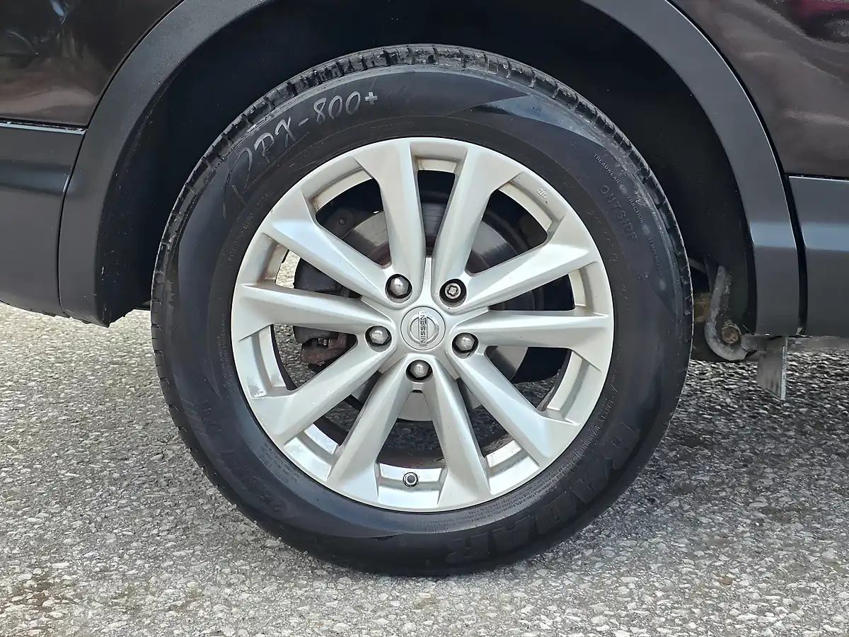Used 2014 Nissan Qashqai Acenta Premium Black - Interior and Exterior details 18