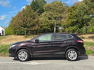 Used 2014 Nissan Qashqai Acenta Premium Black - Interior and Exterior details 4