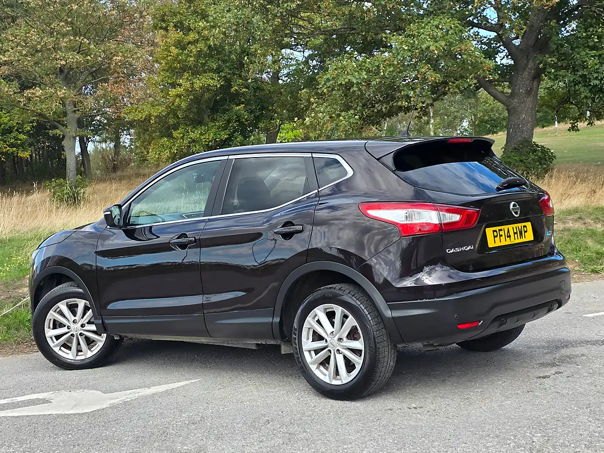 Used 2014 Nissan Qashqai Acenta Premium Black - Interior and Exterior details 5
