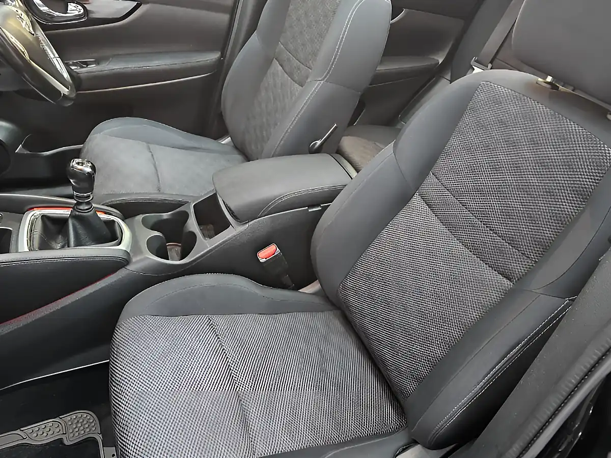 Used 2014 Nissan Qashqai Acenta Premium Black - Interior and Exterior details 11