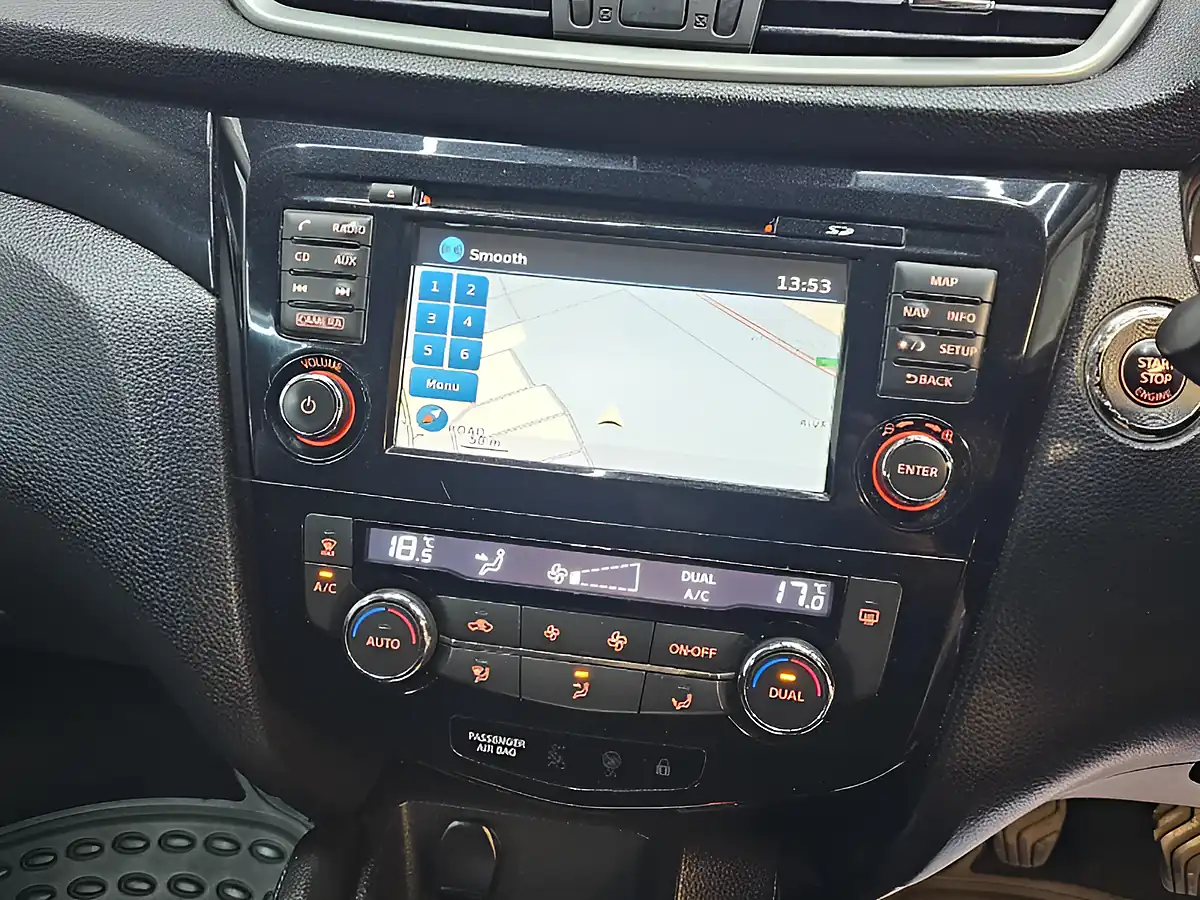Used 2014 Nissan Qashqai Acenta Premium Black - Interior and Exterior details 13