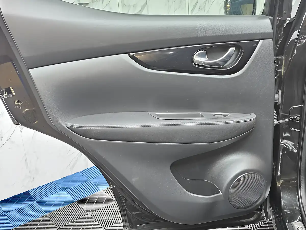 Used 2014 Nissan Qashqai Acenta Premium Black - Interior and Exterior details 18