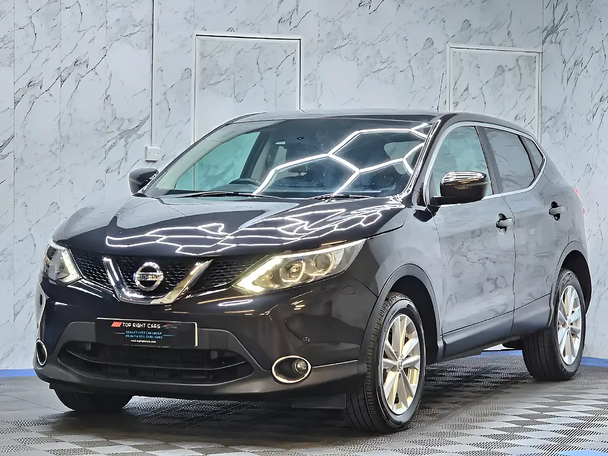 Used 2014 Nissan Qashqai Acenta Premium Black - Interior and Exterior details 3