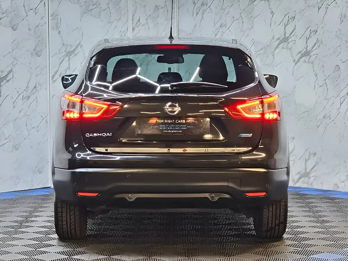 Used 2014 Nissan Qashqai Acenta Premium Black - Interior and Exterior details 4