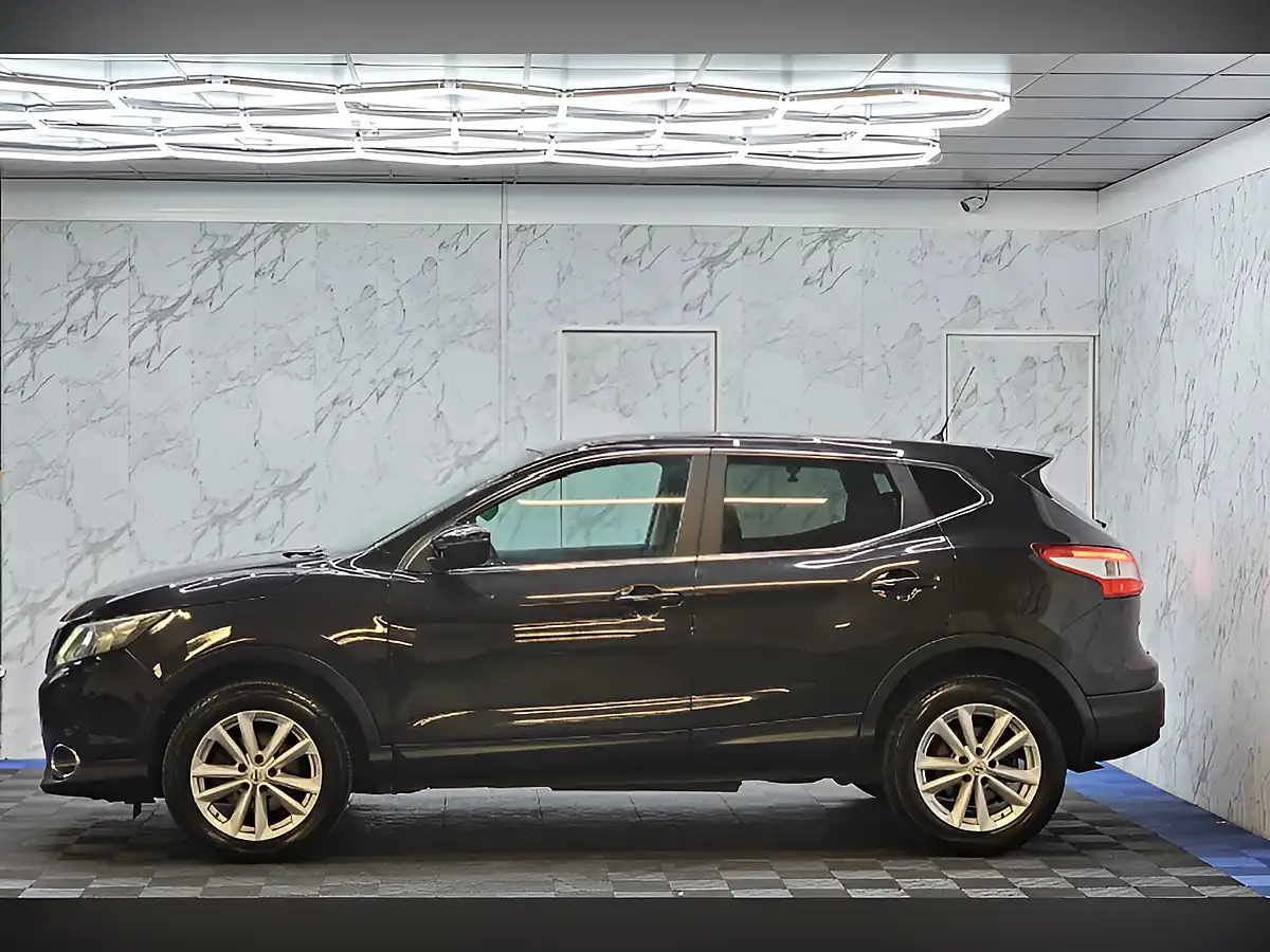 Used 2014 Nissan Qashqai Acenta Premium Black - Interior and Exterior details 6