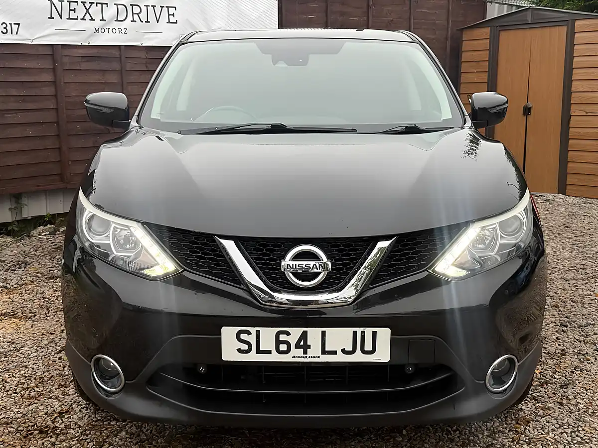 Used 2014 Nissan Qashqai Acenta Premium Black - Interior and Exterior details 2