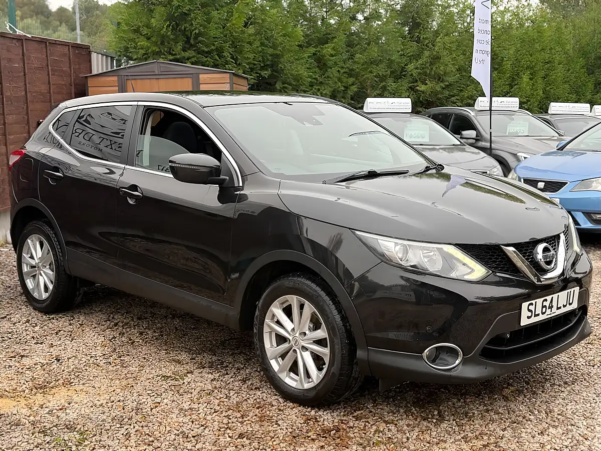 Used 2014 Nissan Qashqai Acenta Premium Black - Interior and Exterior details 4