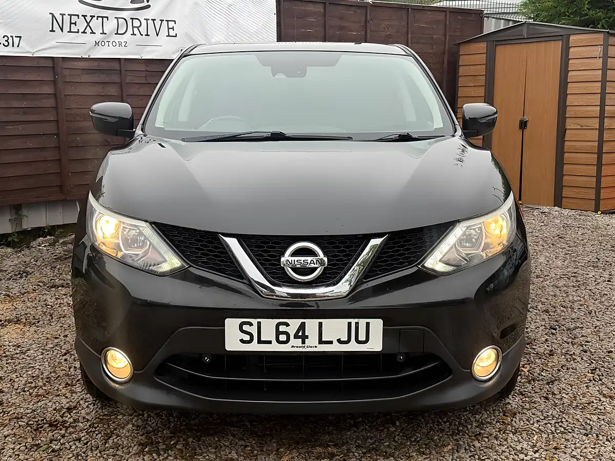 Used 2014 Nissan Qashqai Acenta Premium Black - Interior and Exterior details 7