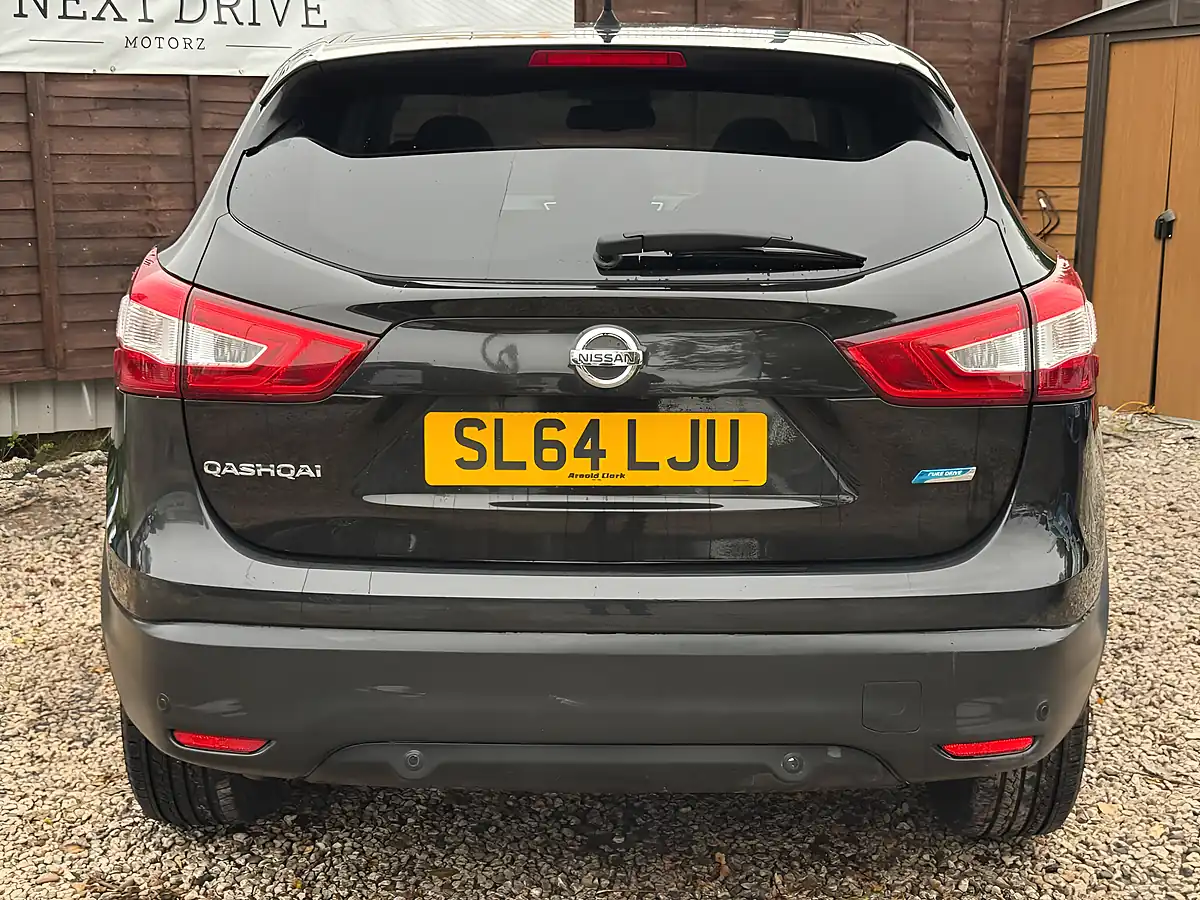 Used 2014 Nissan Qashqai Acenta Premium Black - Interior and Exterior details 8