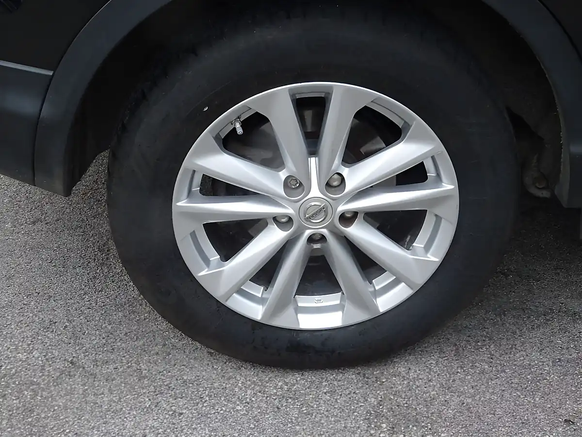 Used 2014 Nissan Qashqai Acenta Premium Black - Interior and Exterior details 13
