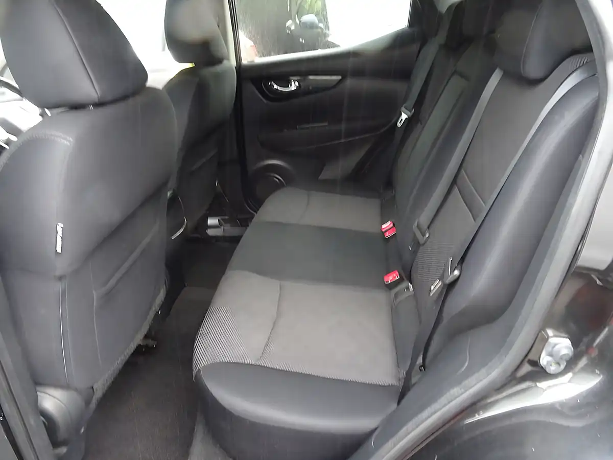 Used 2014 Nissan Qashqai Acenta Premium Black - Interior and Exterior details 15